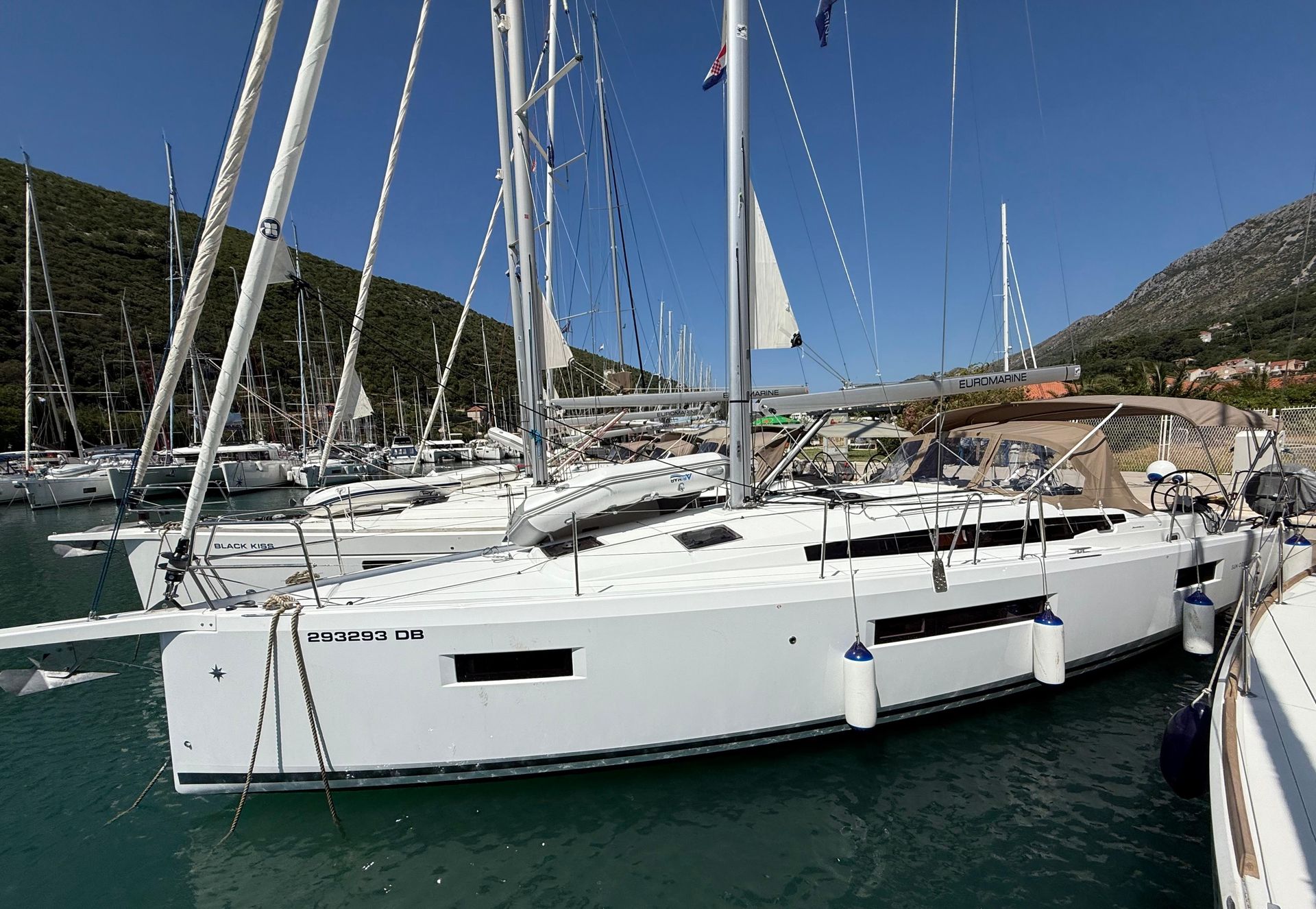 nausys-54401804-482147-main3.jpg
