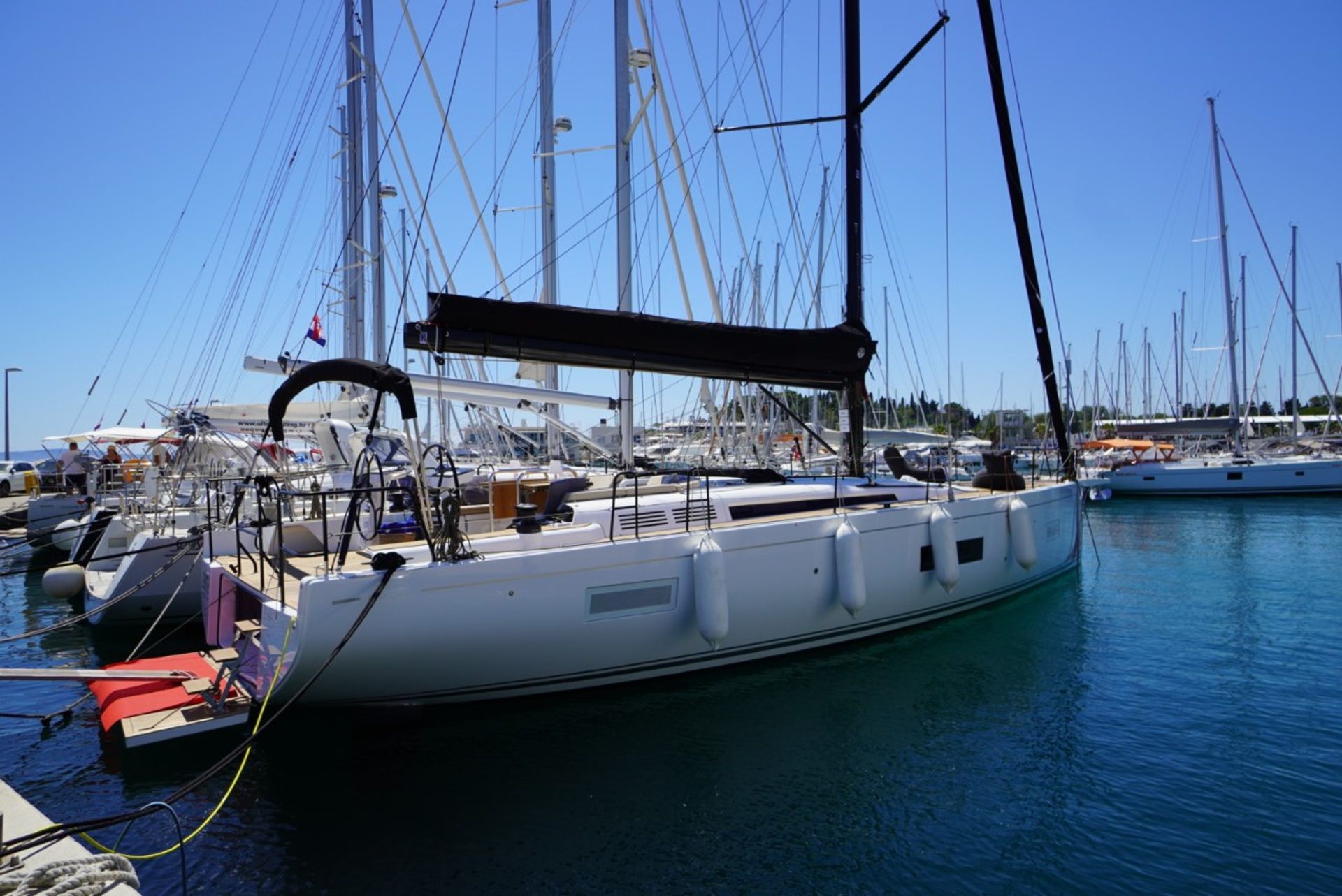 nausys-54428996-126227-n4.JPG