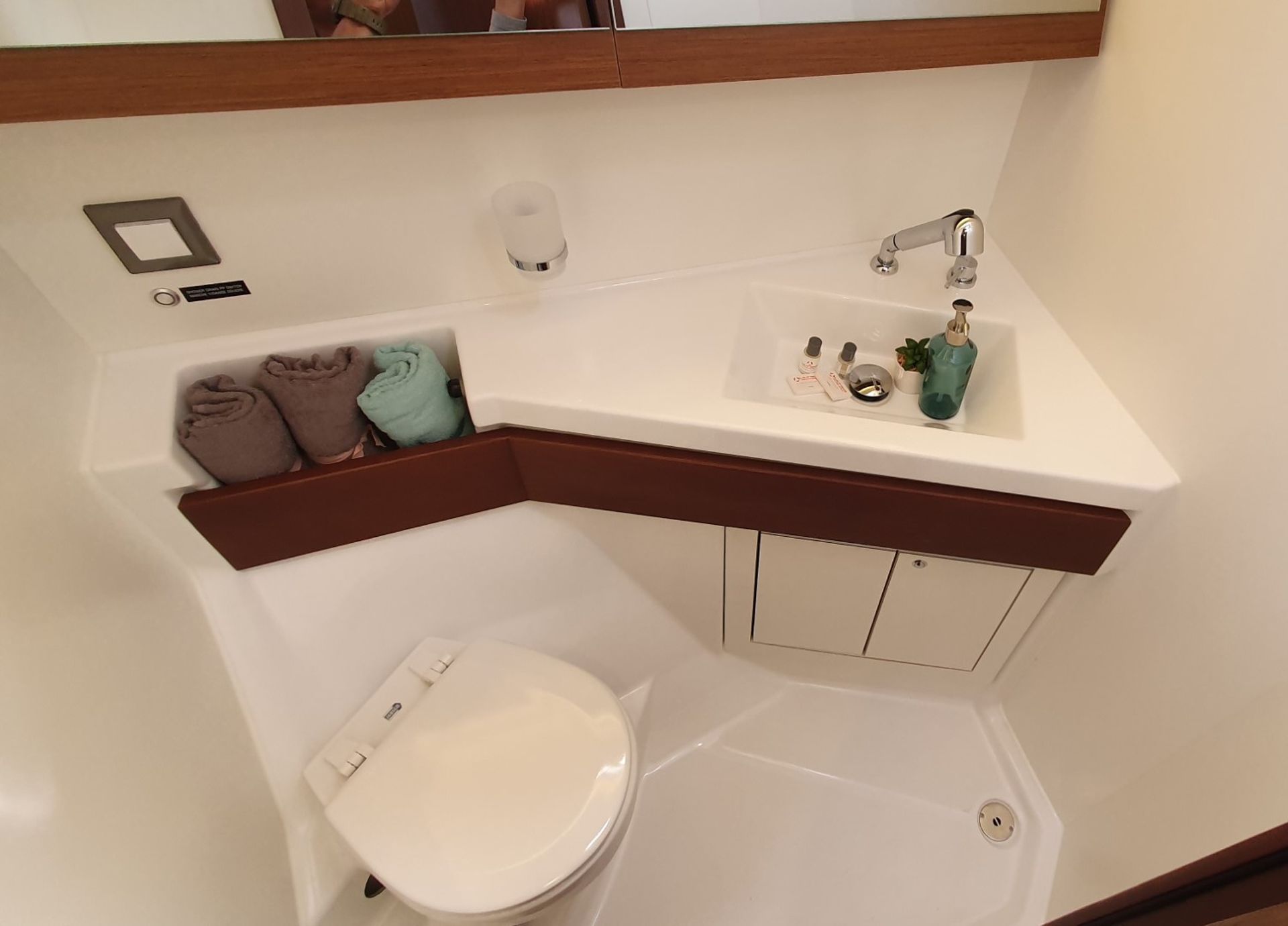 nausys-54433182-126227-w.jpg