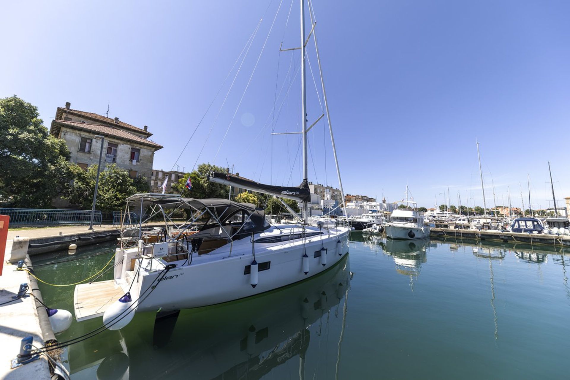 nausys-54457465-521801-main.jpg
