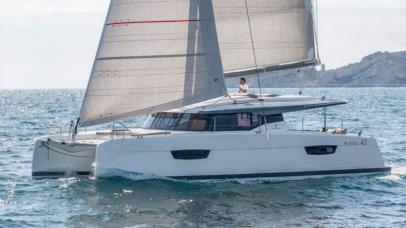 Fountaine Pajot 42 Satellite