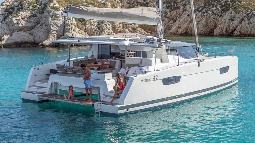 Fountaine Pajot 42 Satellite