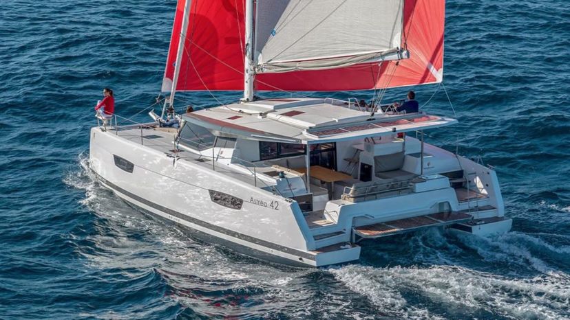 Fountaine Pajot 42 Satellite