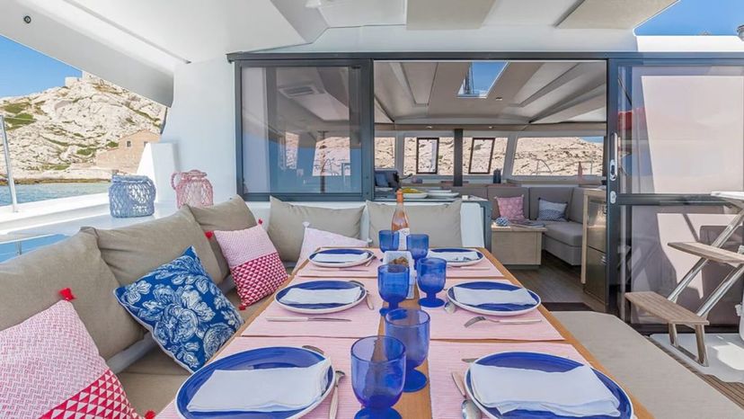 Fountaine Pajot 42 Satellite