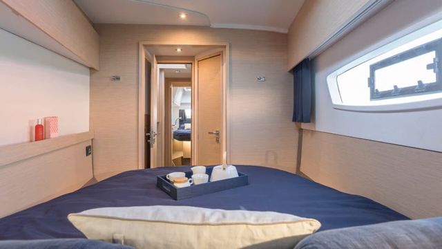 Fountaine Pajot 42 Satellite