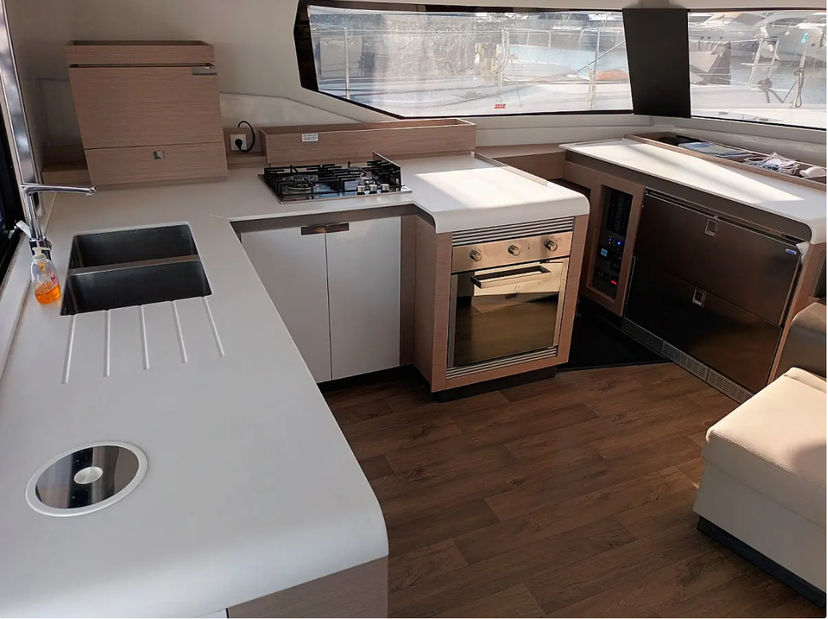 Fountaine Pajot 47 Eros