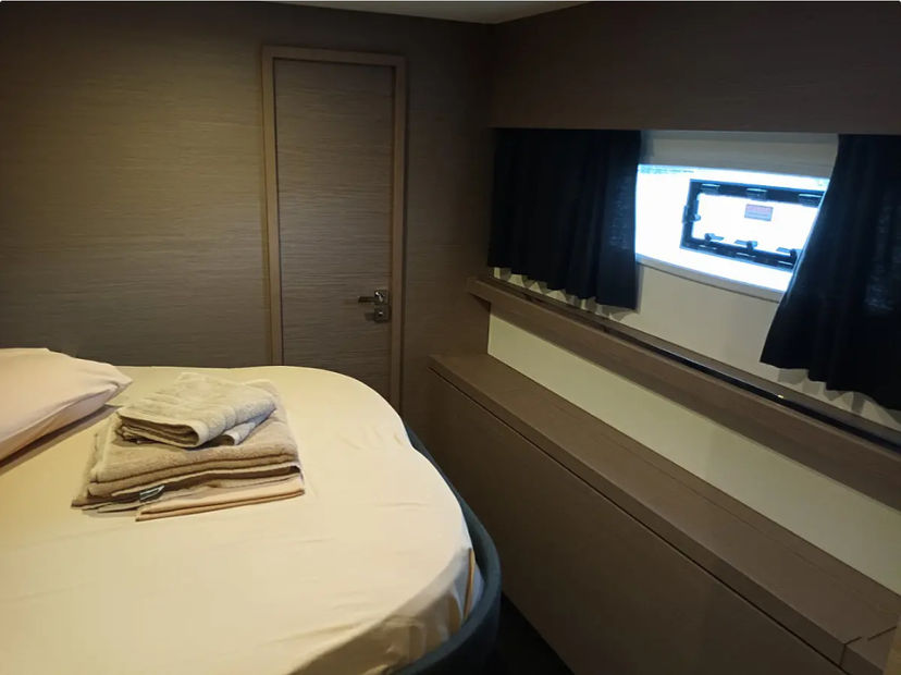 Fountaine Pajot 47 Eros