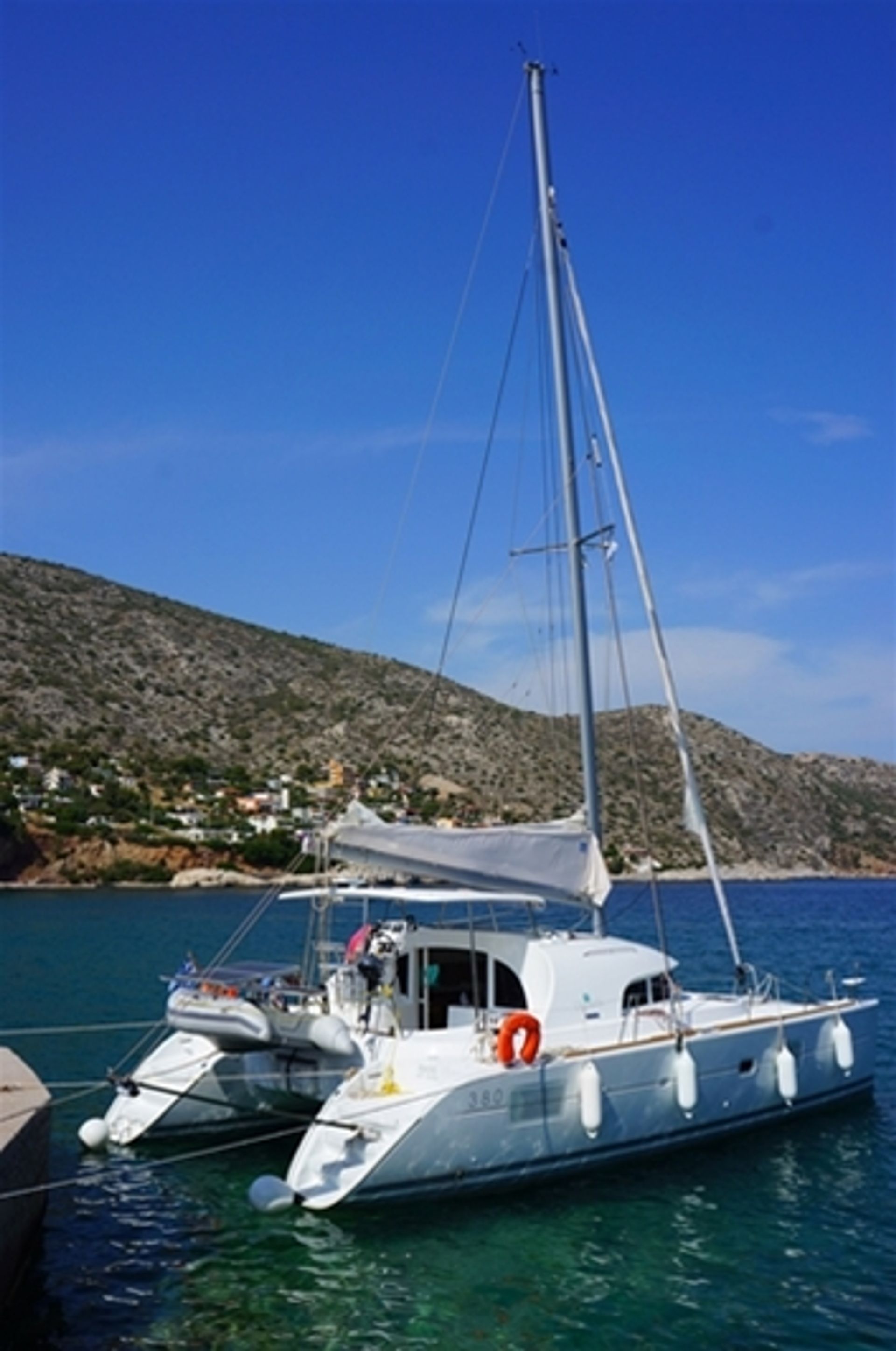 nausys-576684-576669-main.jpg