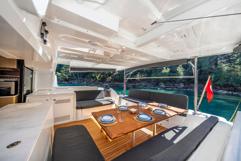 Lagoon 46 Albatros Escape
