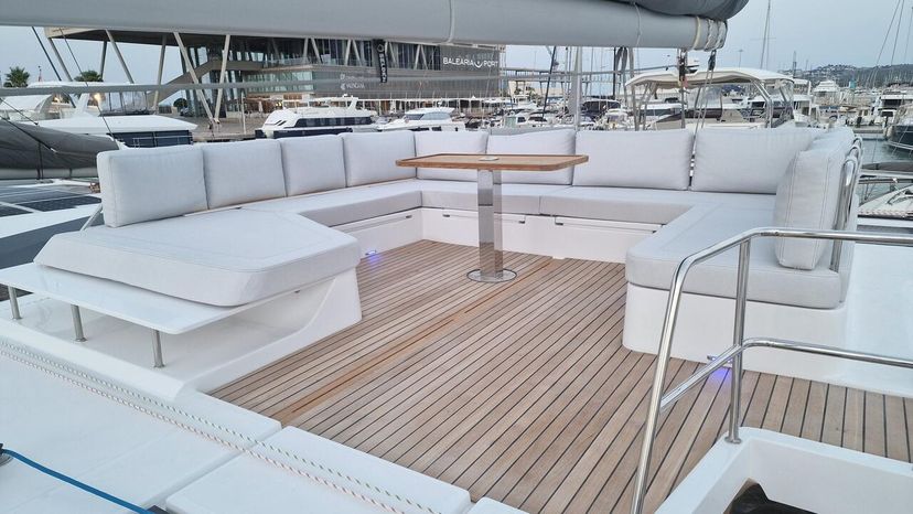 Aventura Catamarans 45 Art J