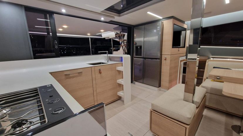 Aventura Catamarans 45 Art J