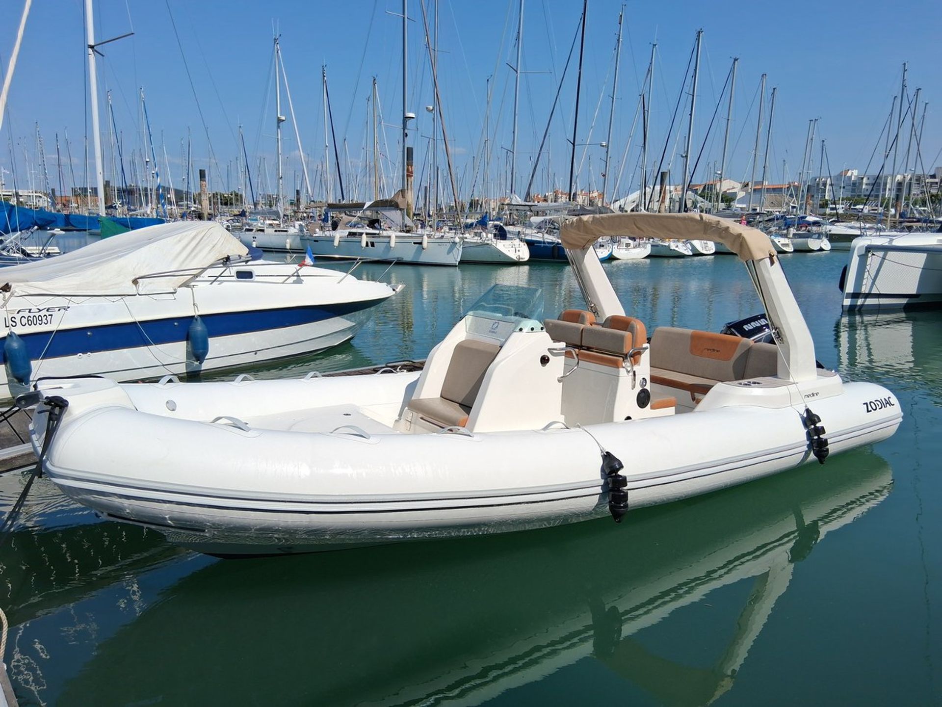 nausys-61652009-35766709-main.jpg