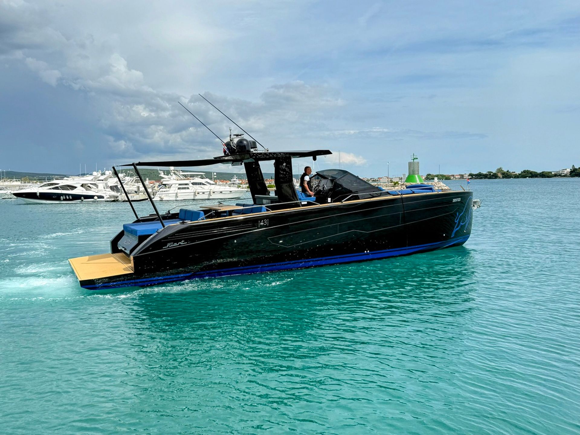 nausys-62463739-482152-n.jpg