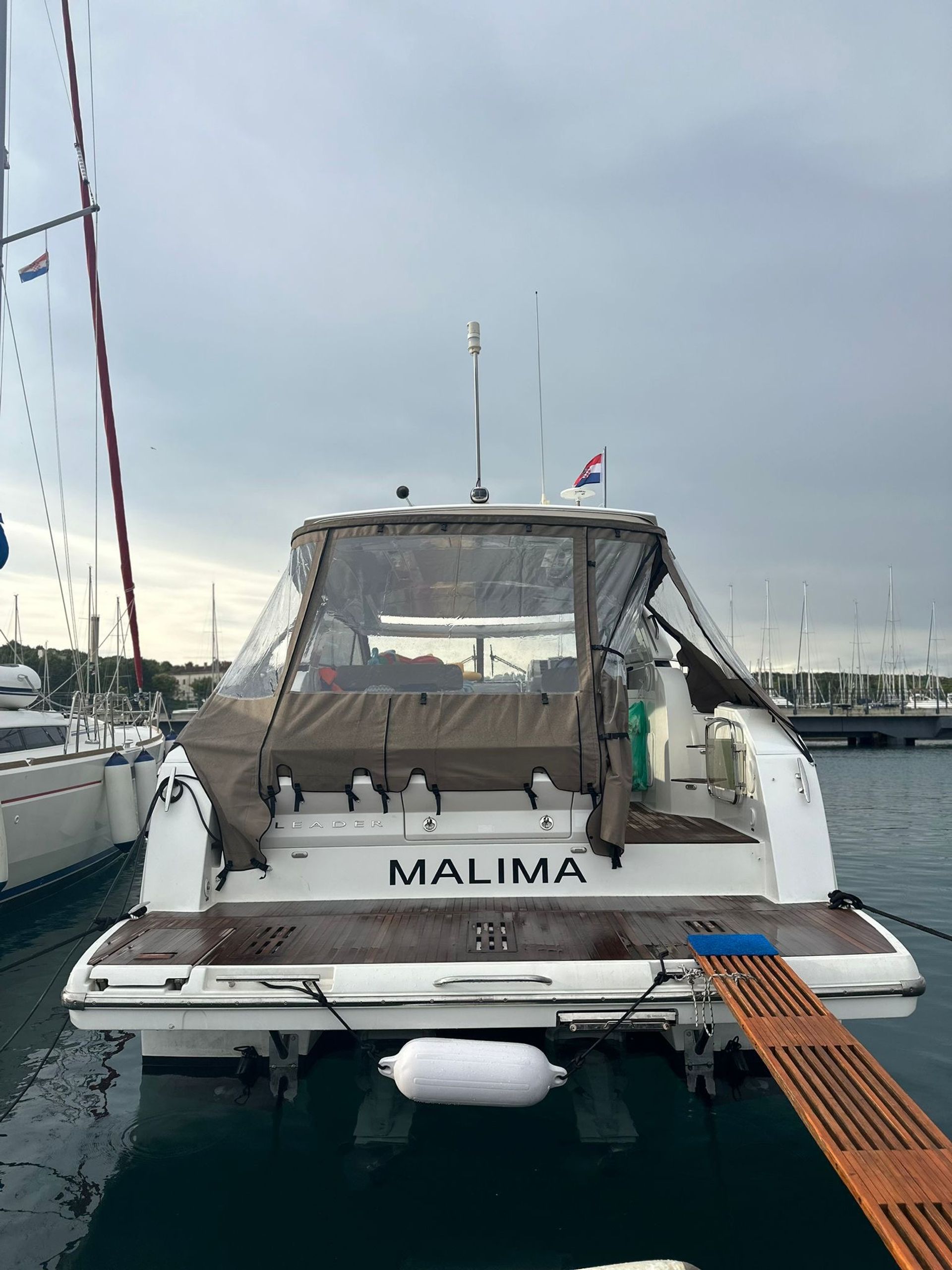 nausys-63377401-126227-n1.JPG