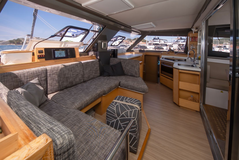 Bavaria Yachtbau 40 Whale Symphony