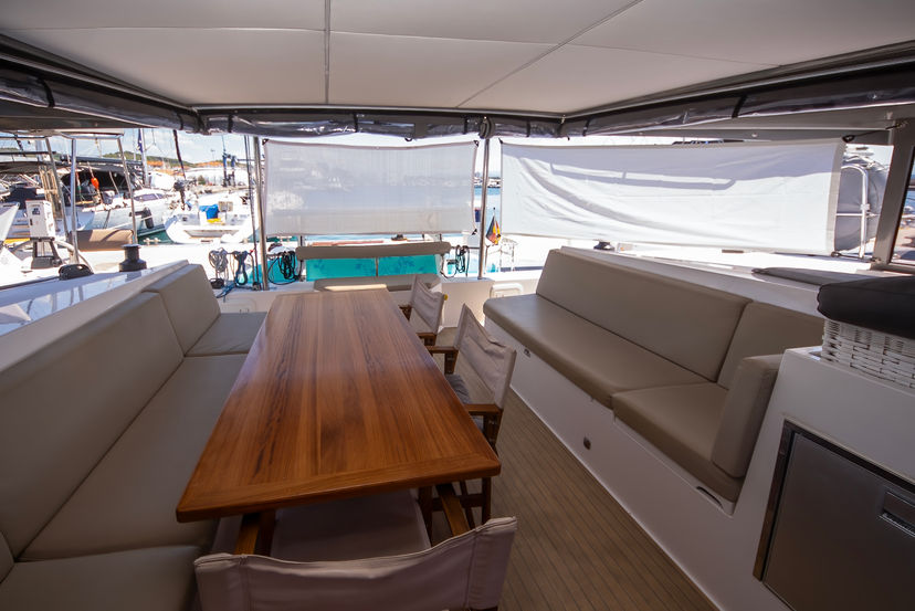 Bavaria Yachtbau 40 Whale Symphony