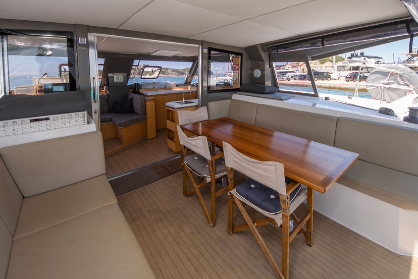 Bavaria Yachtbau 40 Whale Symphony