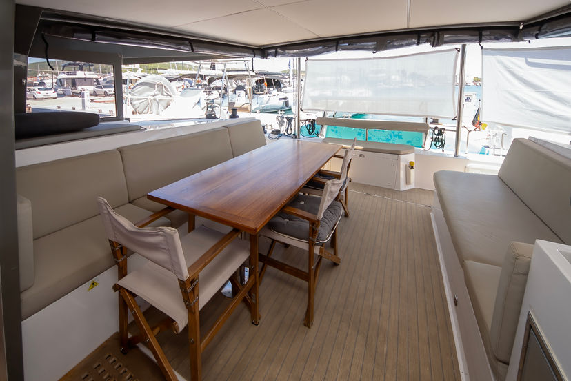 Bavaria Yachtbau 40 Whale Symphony