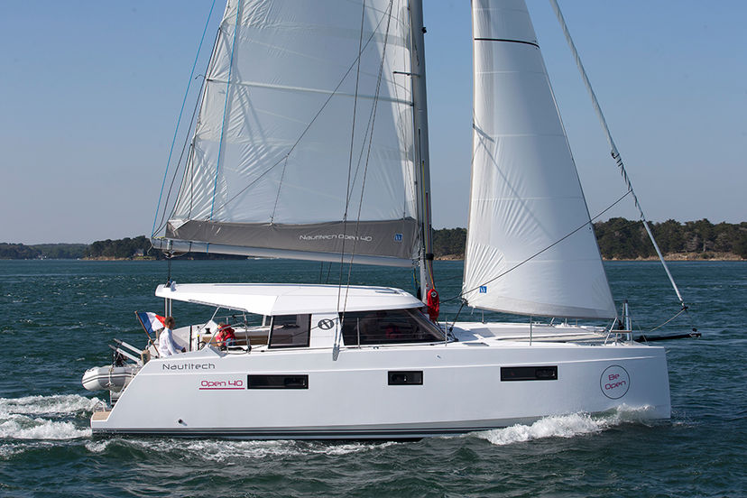 Bavaria Yachtbau 40 Whale Symphony