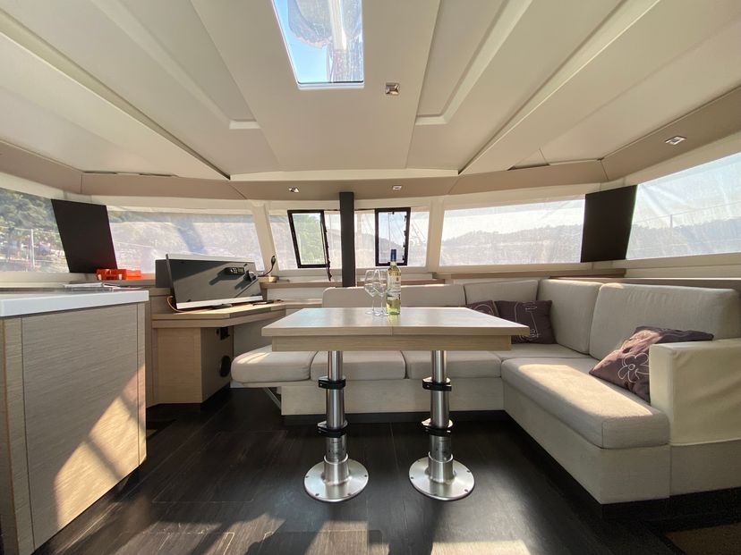 Fountaine Pajot 42 Osaya