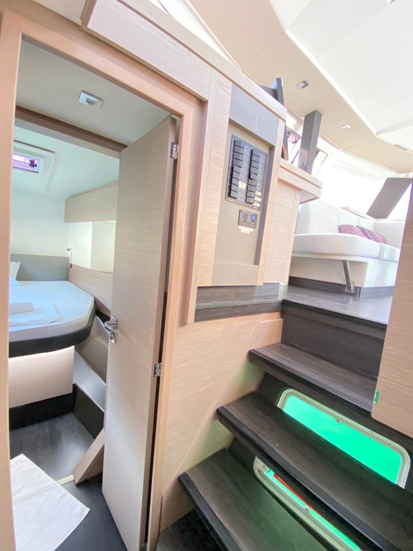 Fountaine Pajot 42 Osaya