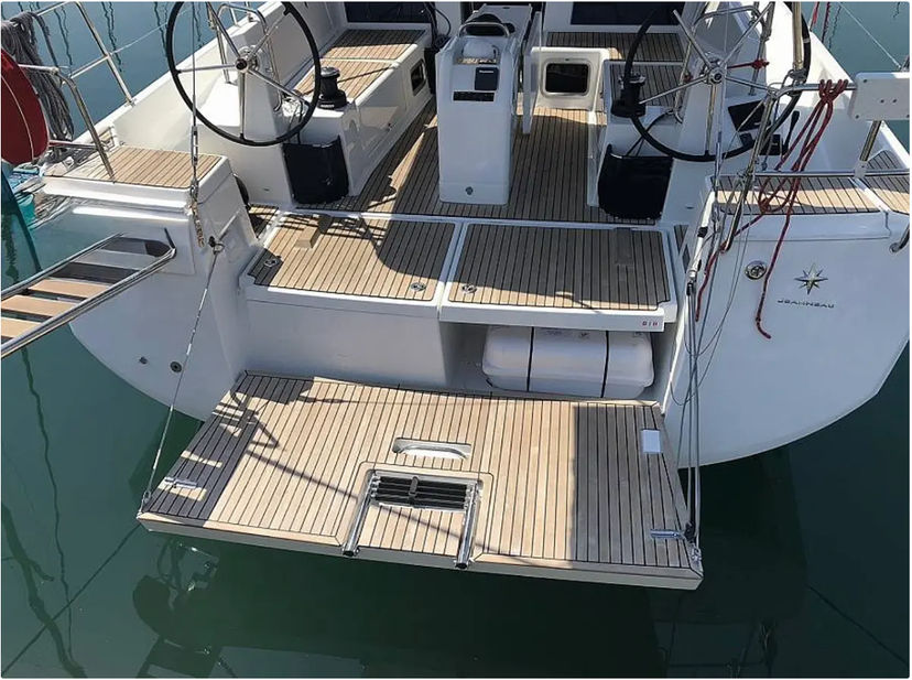 Jeanneau 40 Tikal III