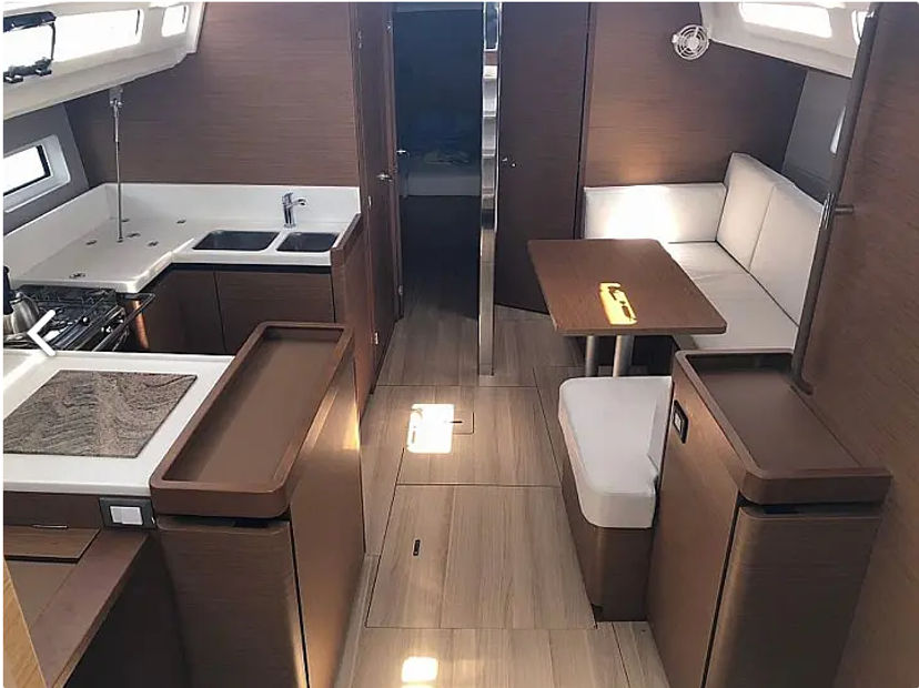 Jeanneau 40 Tikal III