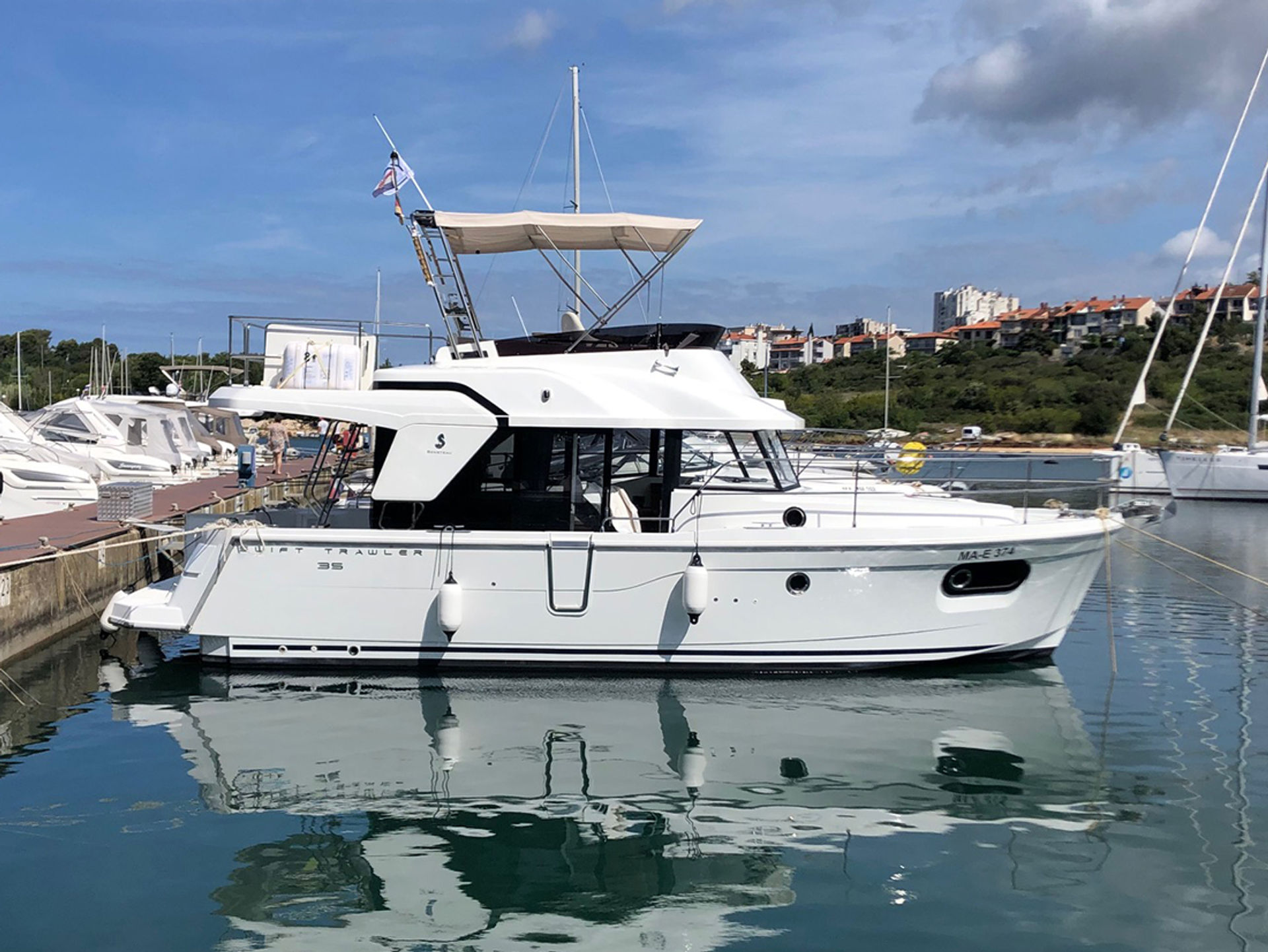 nausys-67871755-107061-main.jpg