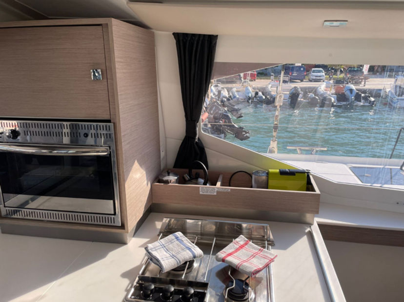 Fountaine Pajot 40 Kebitree