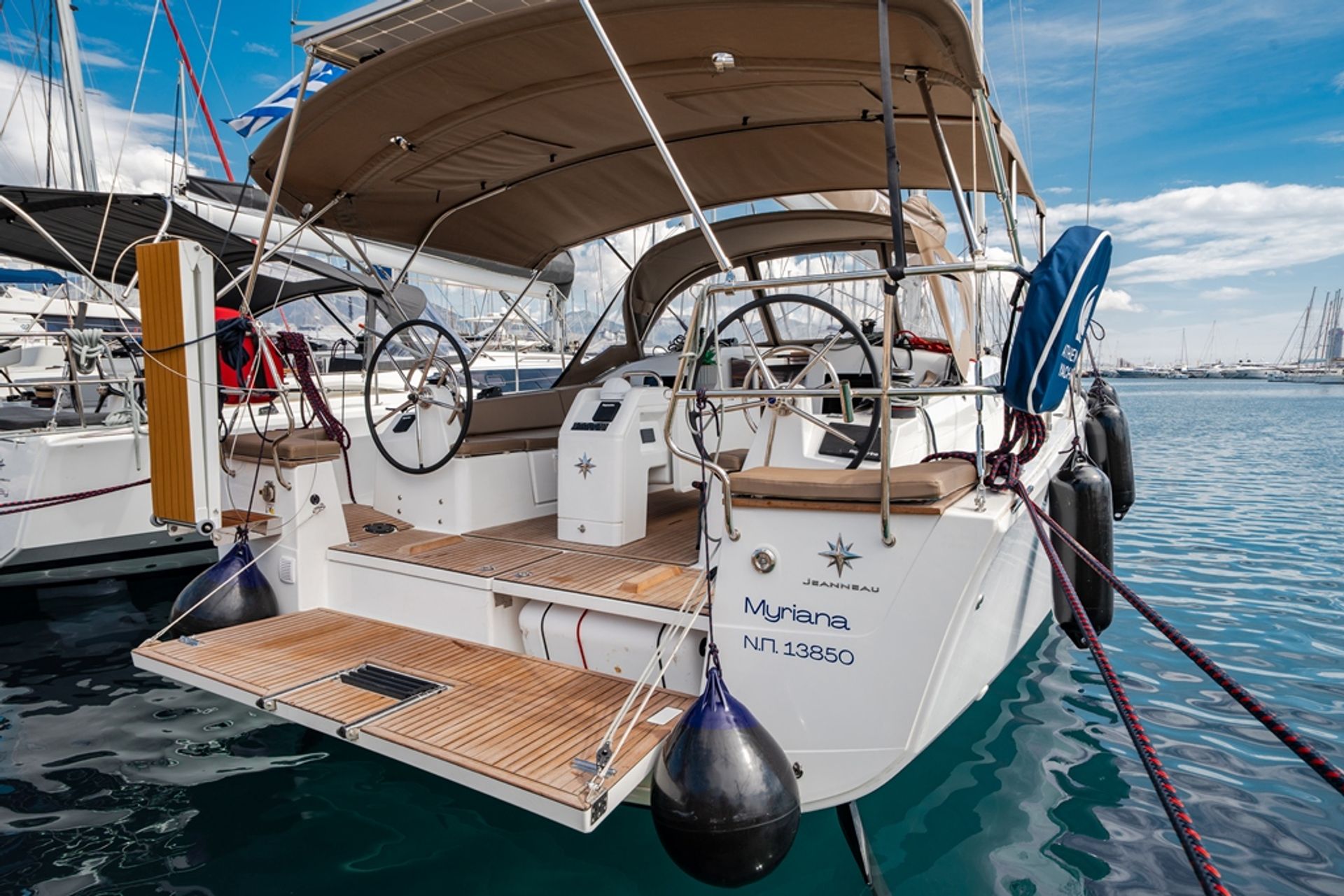 nausys-70152152-23362337-MAIN.jpg