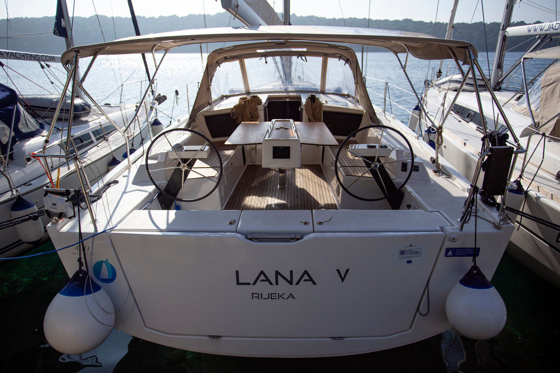 nausys-70632452-35320565-main.jpg