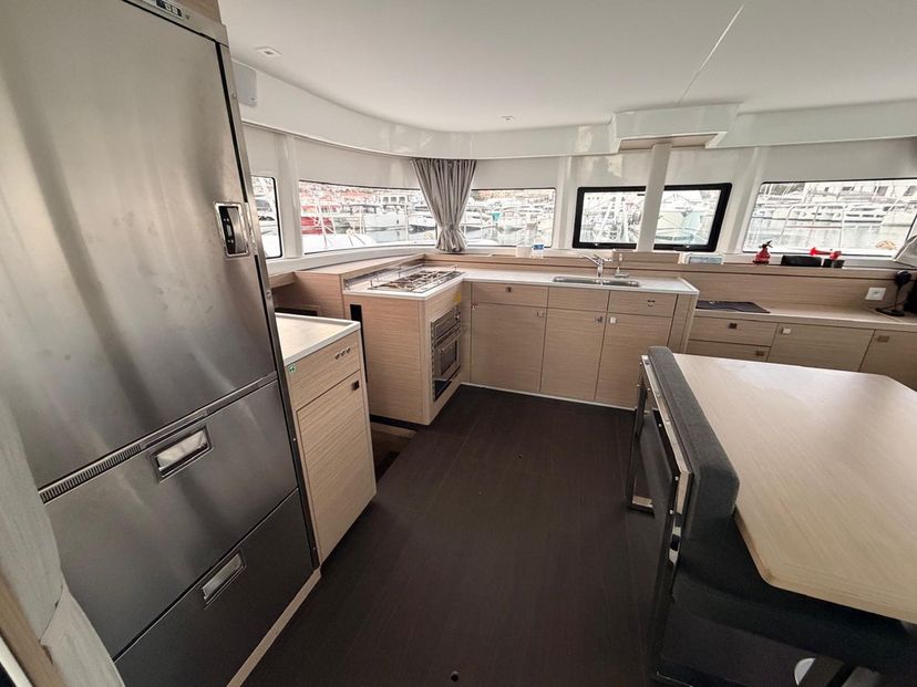Lagoon 43 Dona