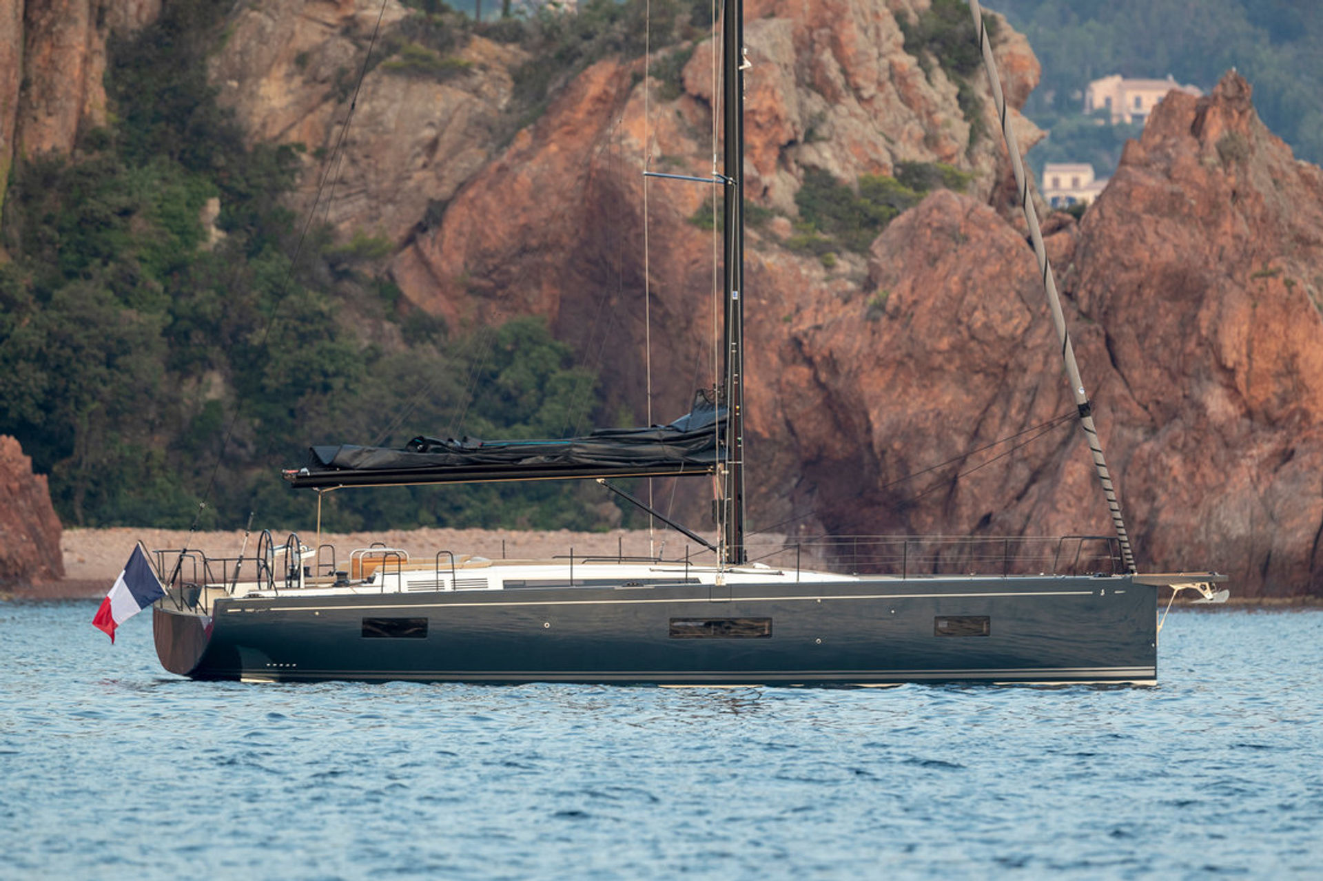 nausys-72359281-523117-main.jpg