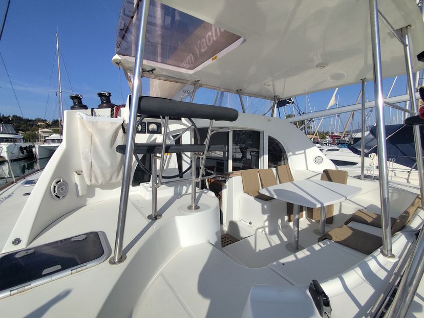 Lagoon 38 Whooper