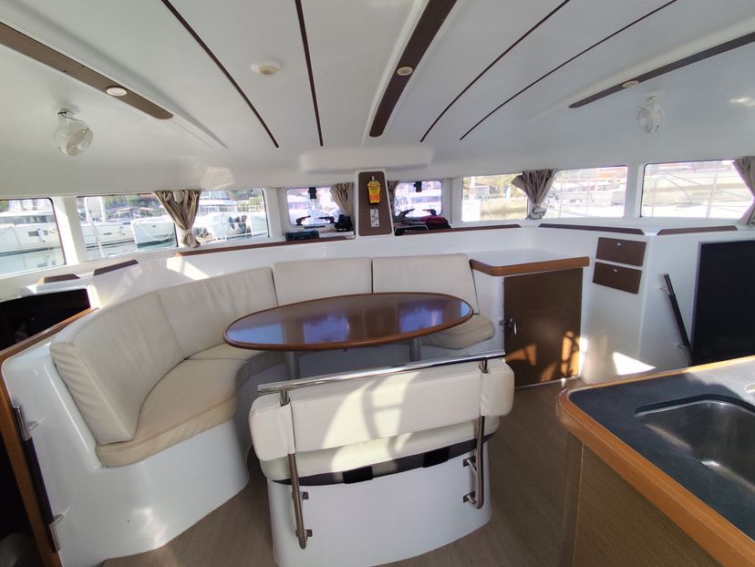 Lagoon 38 Whooper