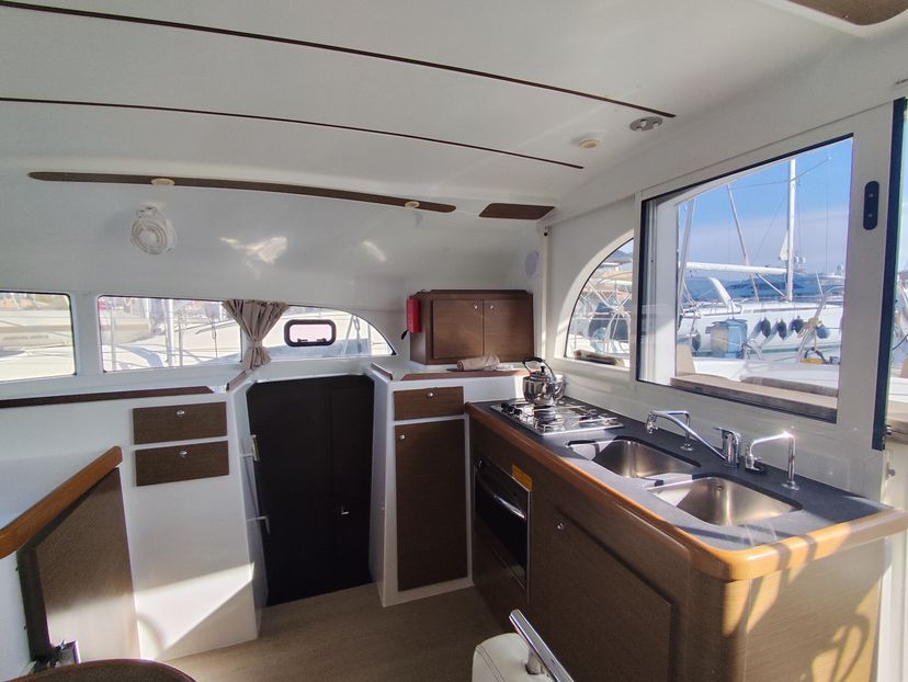 Lagoon 38 Whooper