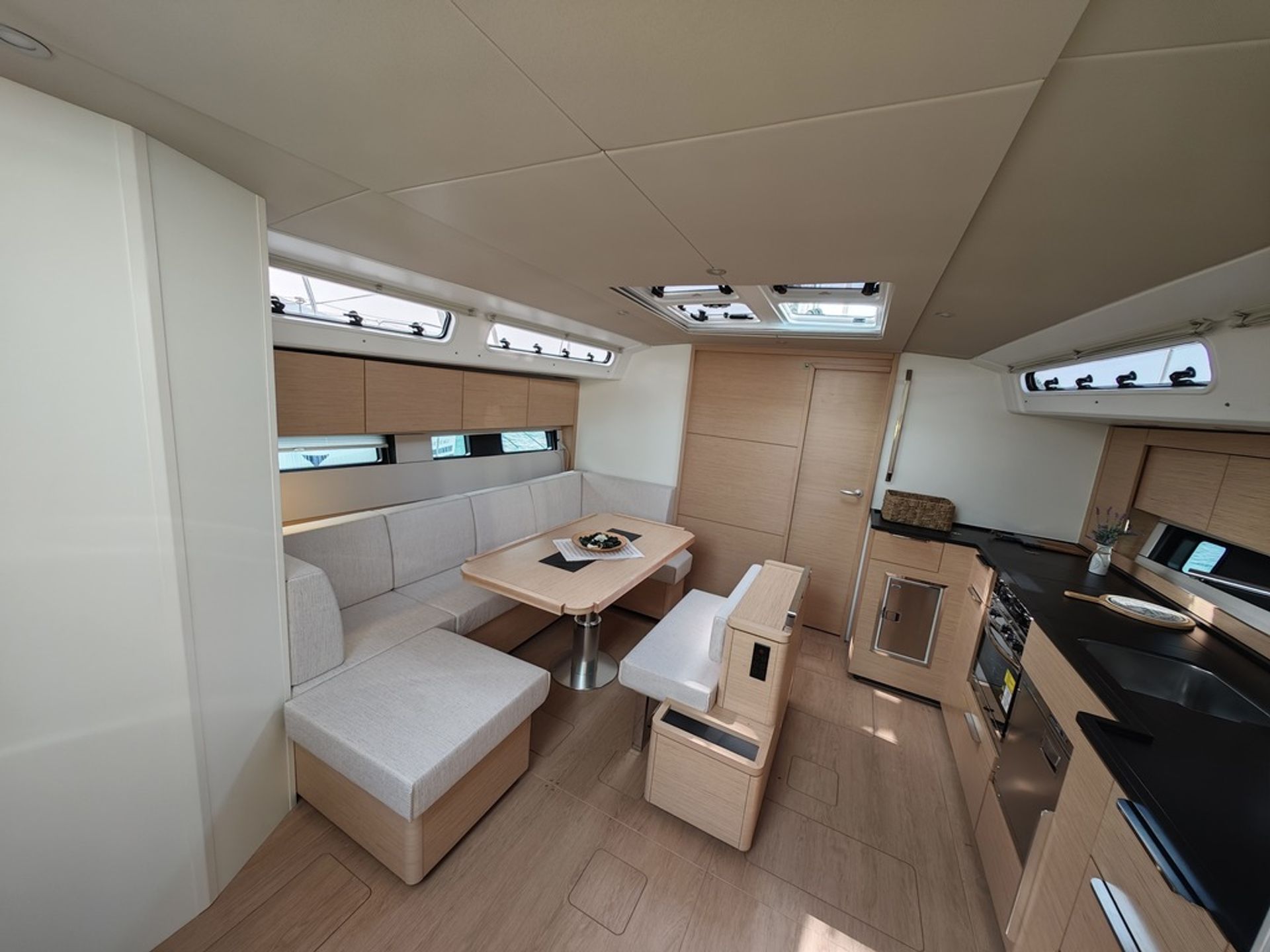 nausys-72645373-100556-p.jpg