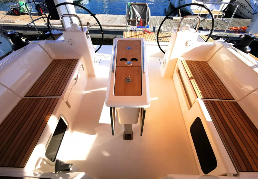 Dufour Yachts 46 Mega