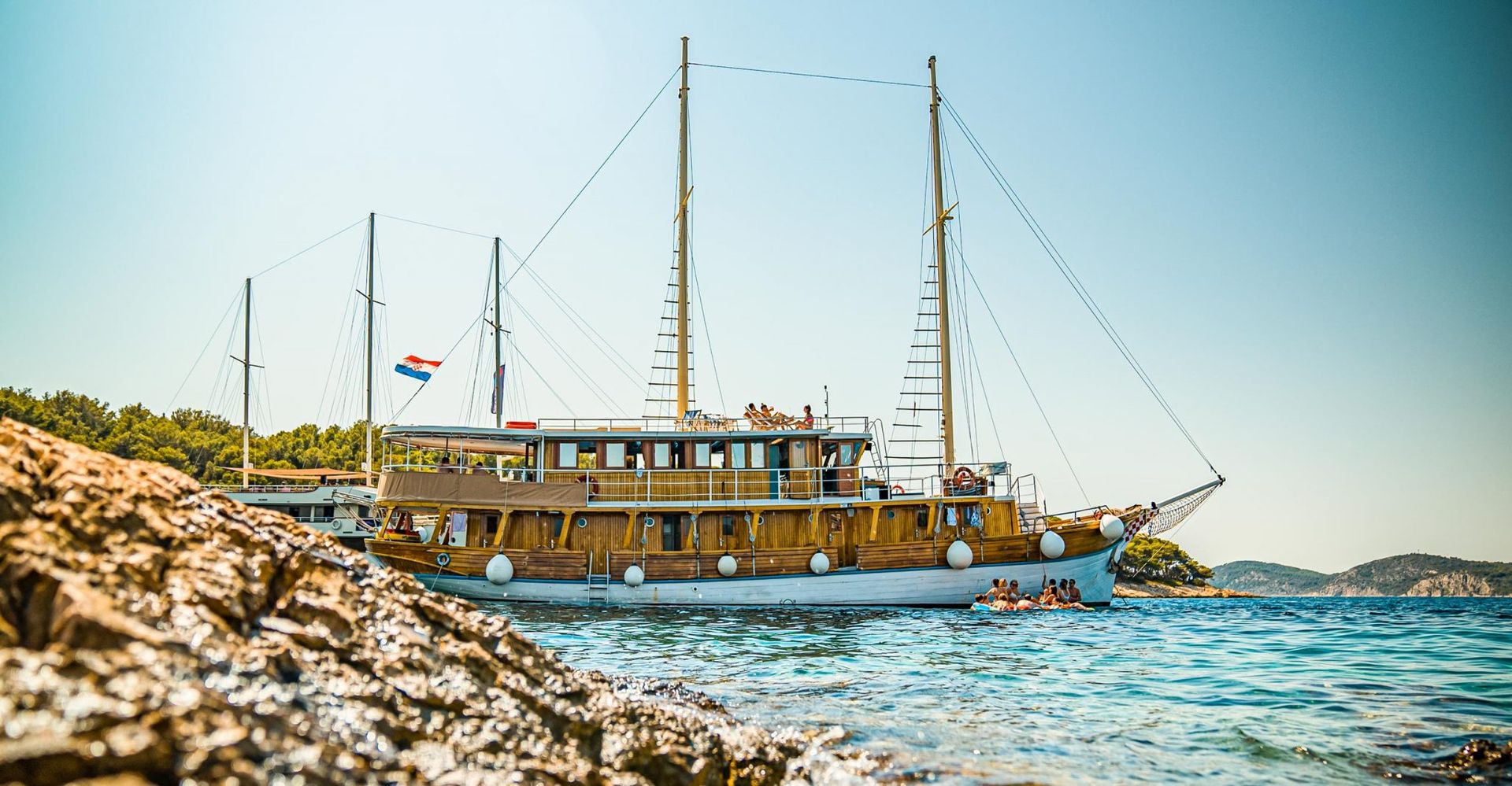 nausys-74363583-522073-main.jpg