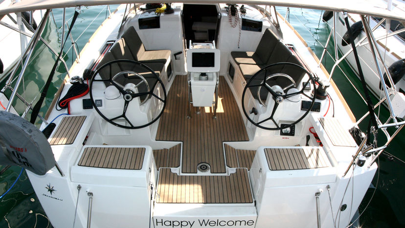 Jeanneau 41 Happy Welcome