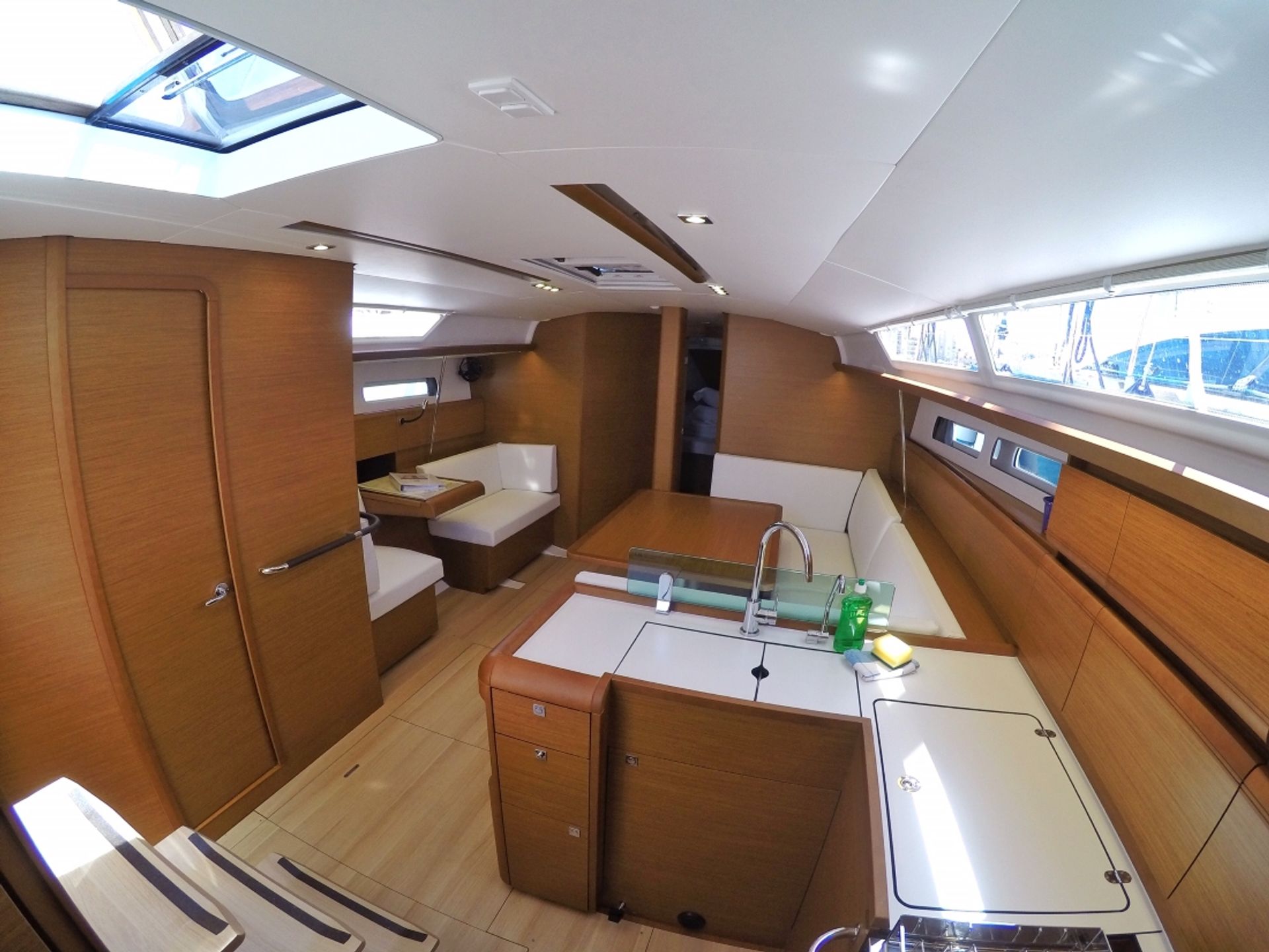 nausys-7972693-107061-p.jpg