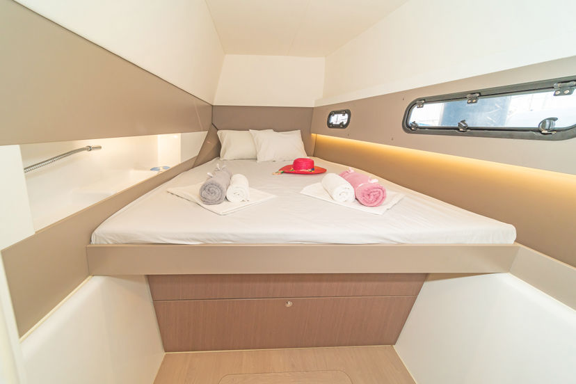 Catana 4.1 Crystal Waters