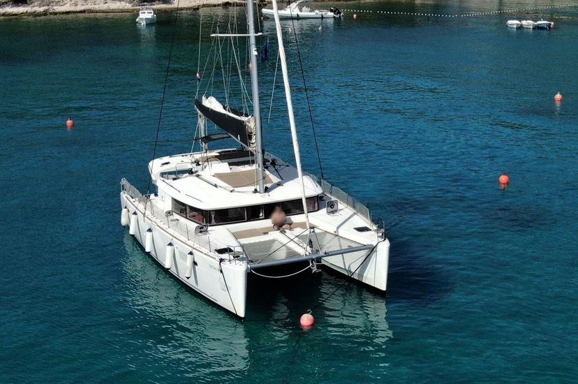Lagoon 45 Samogon
