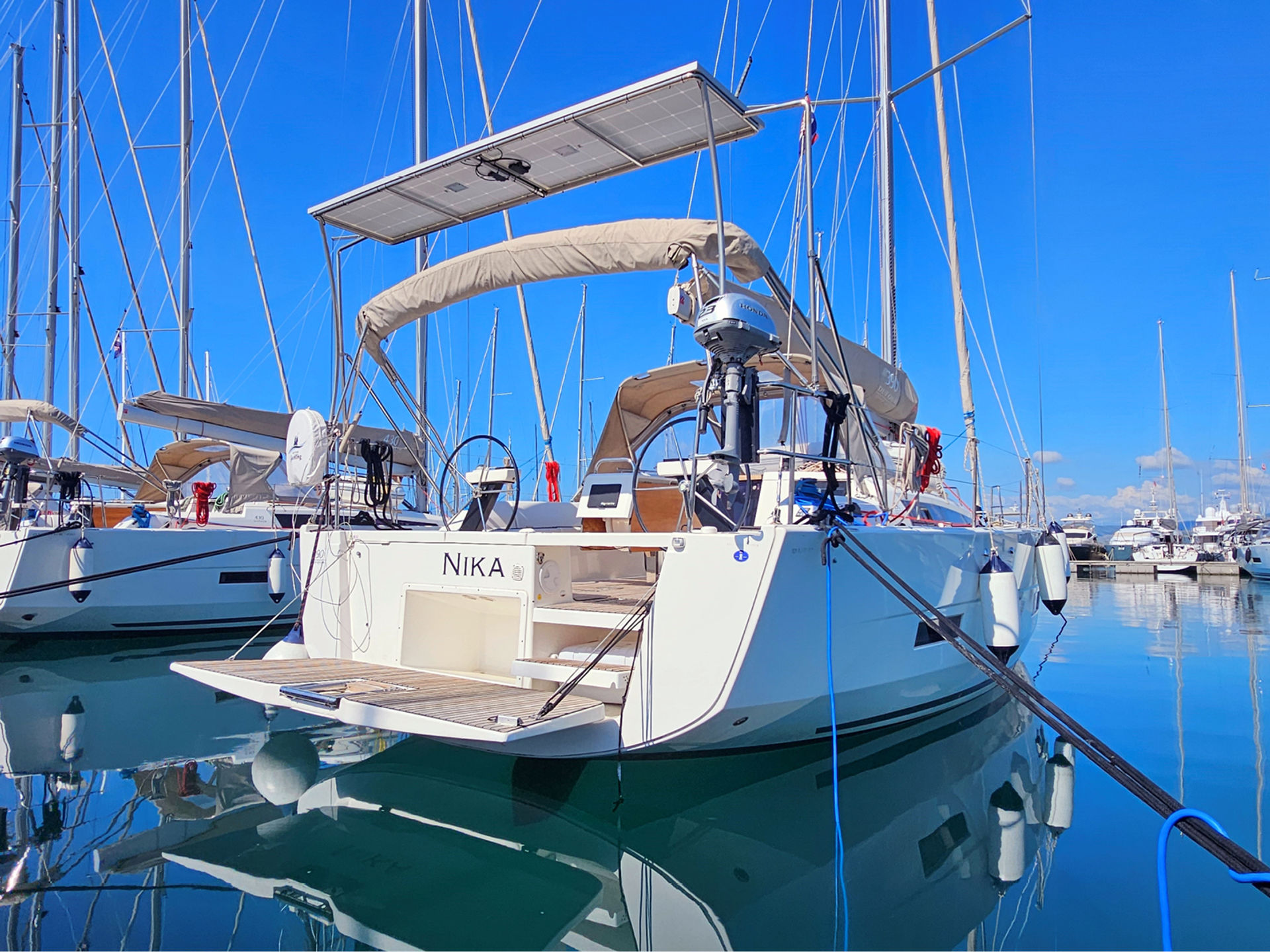 nausys-8220328-521813-Dufour 390 Grand Large - Nika05.jpg