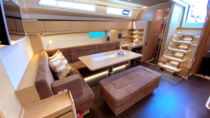 Hanse Yachts 50 Golden Box
