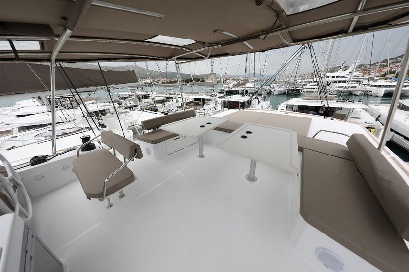 Catana 5.4 Lalounge
