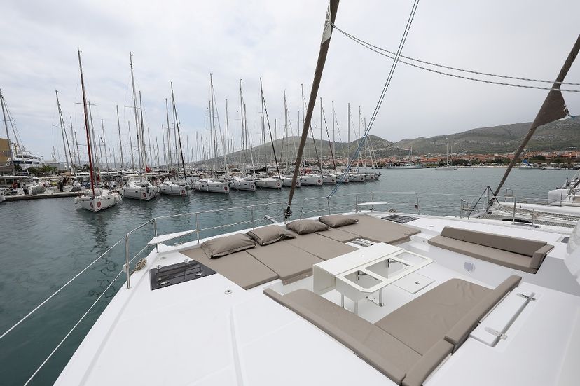 Catana 5.4 Lalounge