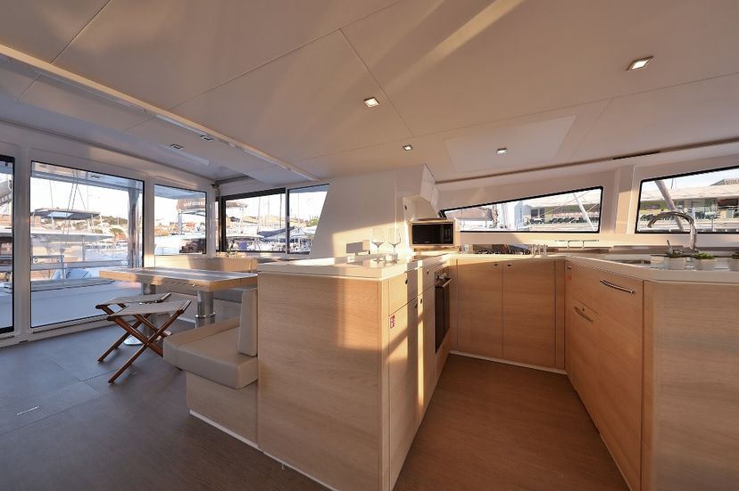 Catana 5.4 Lalounge