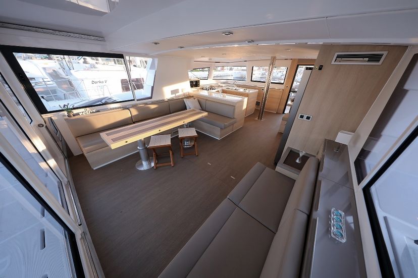 Catana 5.4 Lalounge