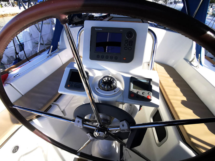 Jeanneau 33 Paola